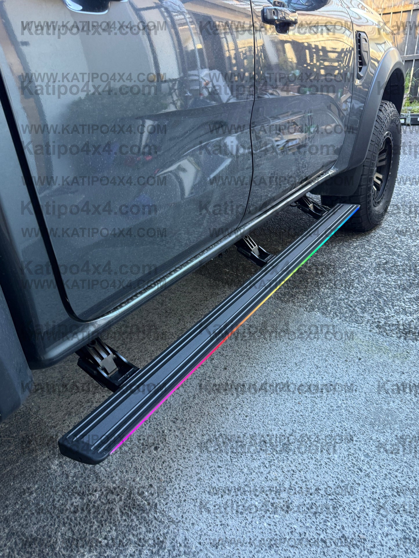 ELECTRIC POWER RETRACTABLE BOARD / FORD RANGER, RAPTOR SIDE STEPS (2012-2025+) with LED Lights - Or NO LIGHTS