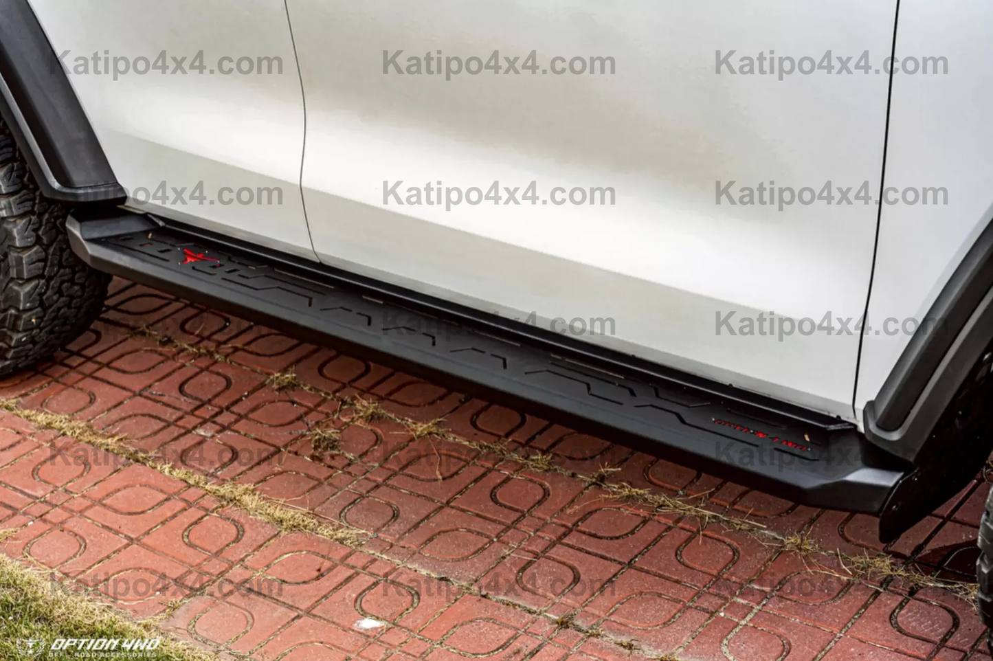 OPTION4WD - SIDE STEPS - TANK 300