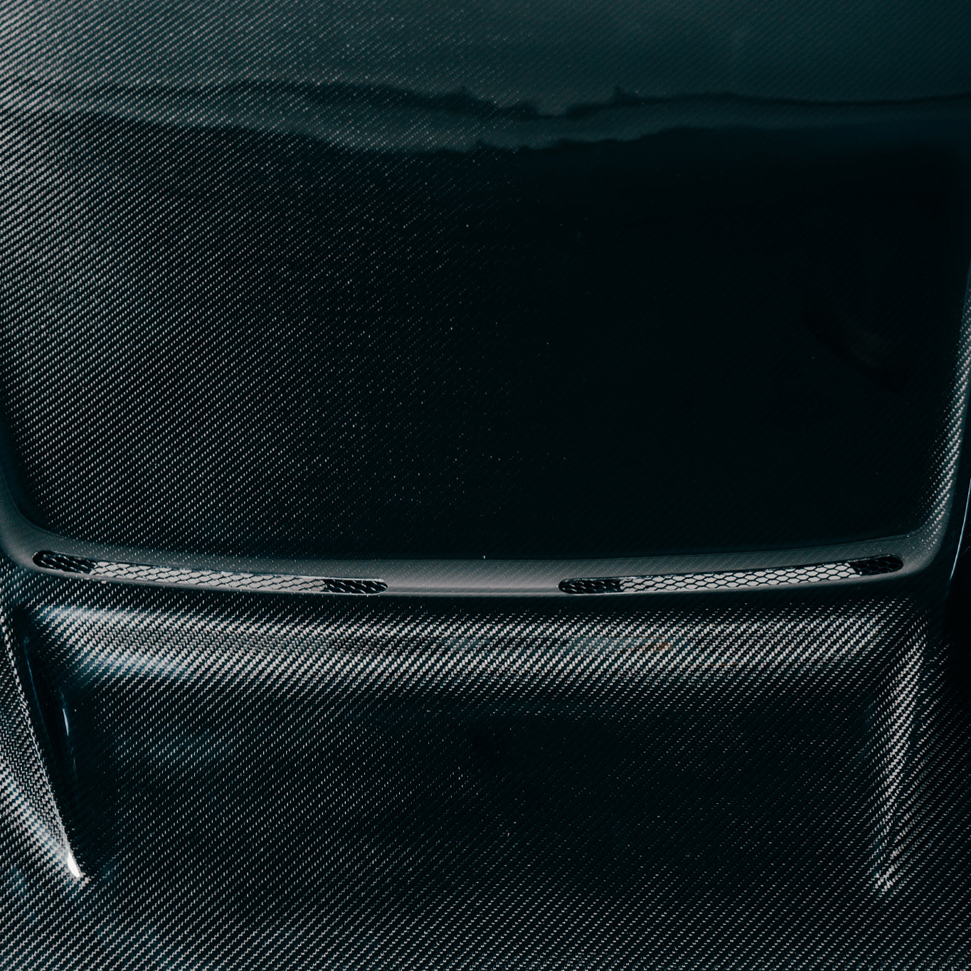 FORD RANGER, EVEREST & RAPTOR CARBON BONNET, TYPE - BATMAN GT(2015-2022) N.Z ONLY