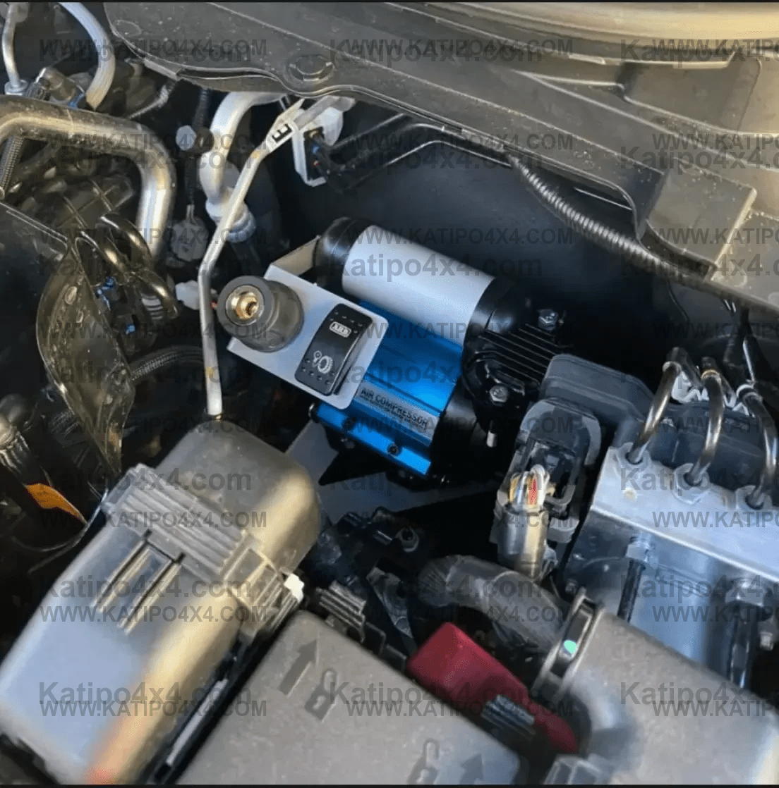 Switch/Outlet Mounting bracket: Stainless Steel bracket to mount your ARB outlet and switch cleanly alongside your compressor