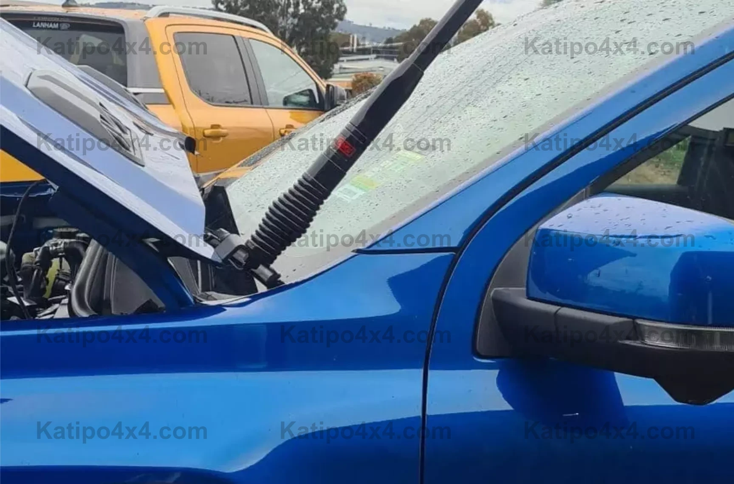 Ford Ranger RAPTOR 2023+ Bonnet Aerial UHF Antenna Bracket ( N.Z ONLY )