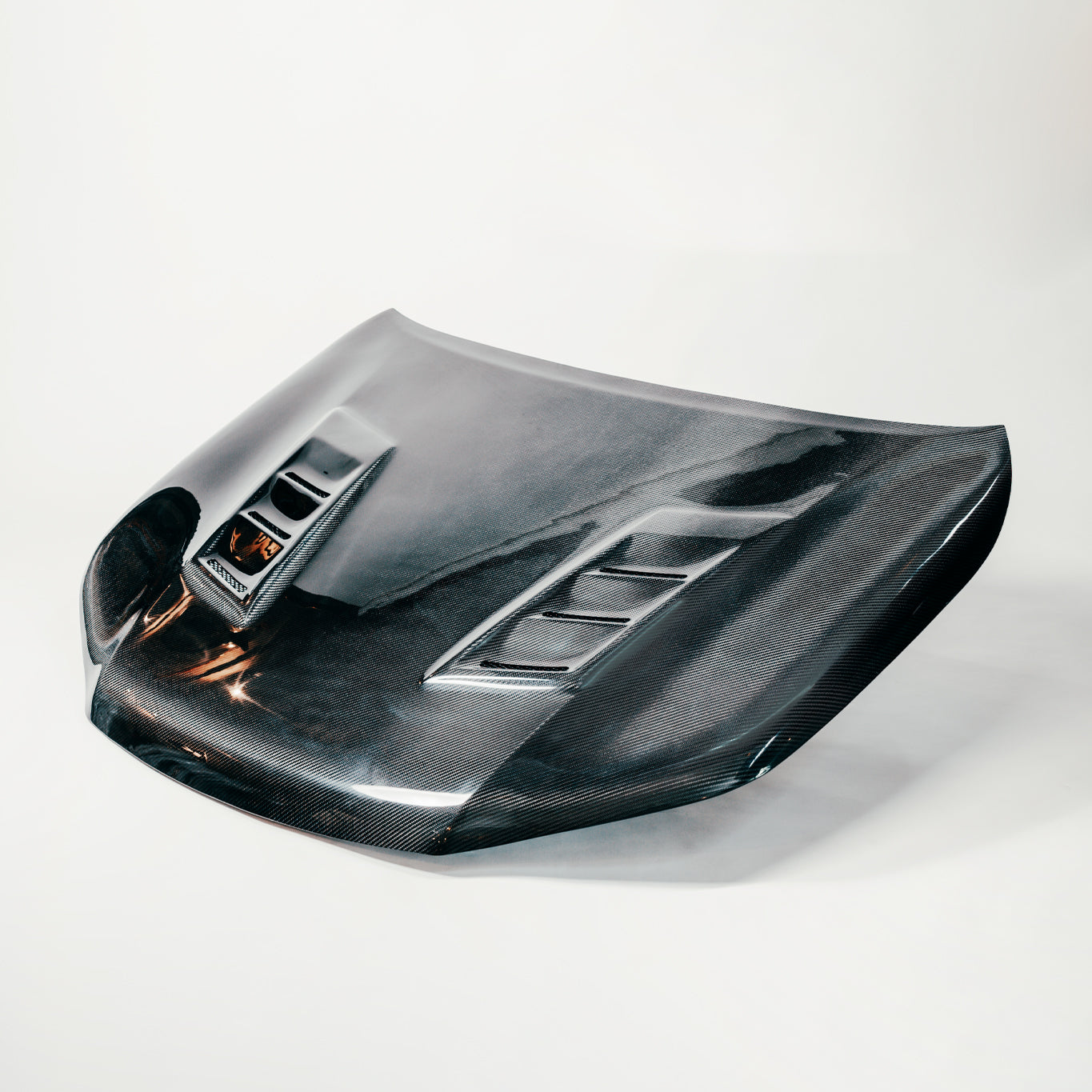 N80 TOYOTA HILUX CARBON FIBER BONNETS