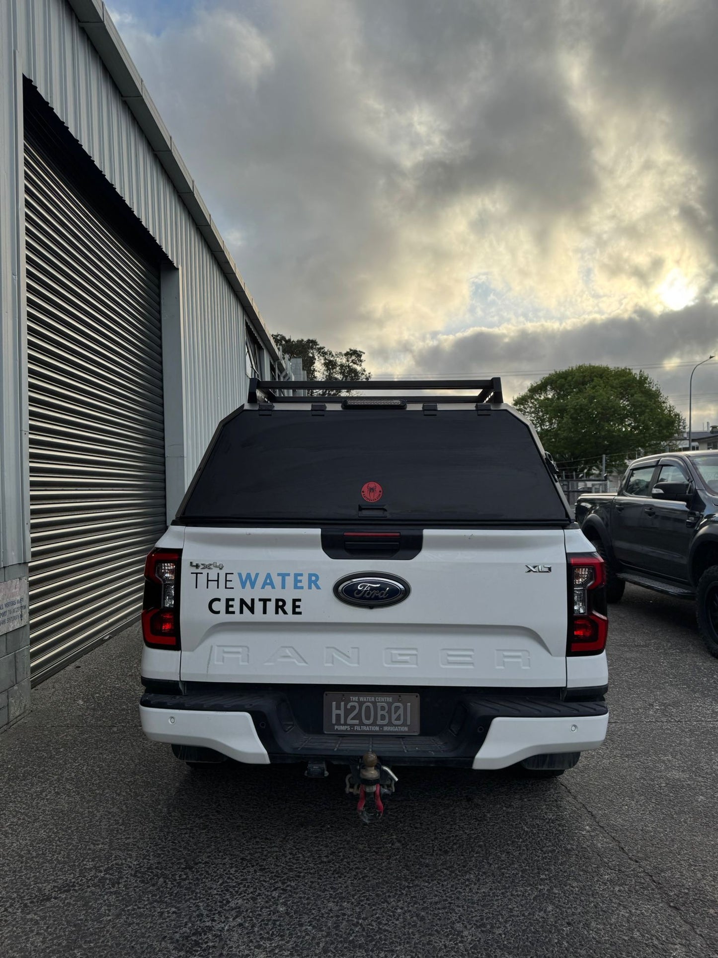 NEXT-GEN 2022+ FORD RANGER & RAPTOR  Tradesman’s Aluminium Canopy With Central locking & Roof Rack
