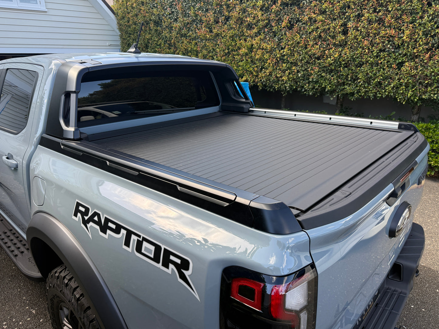 2023+ Ford Ranger Platinum & Wildtrak-X NEXT-GEN Electric roller lid and rack system ( NEW )
