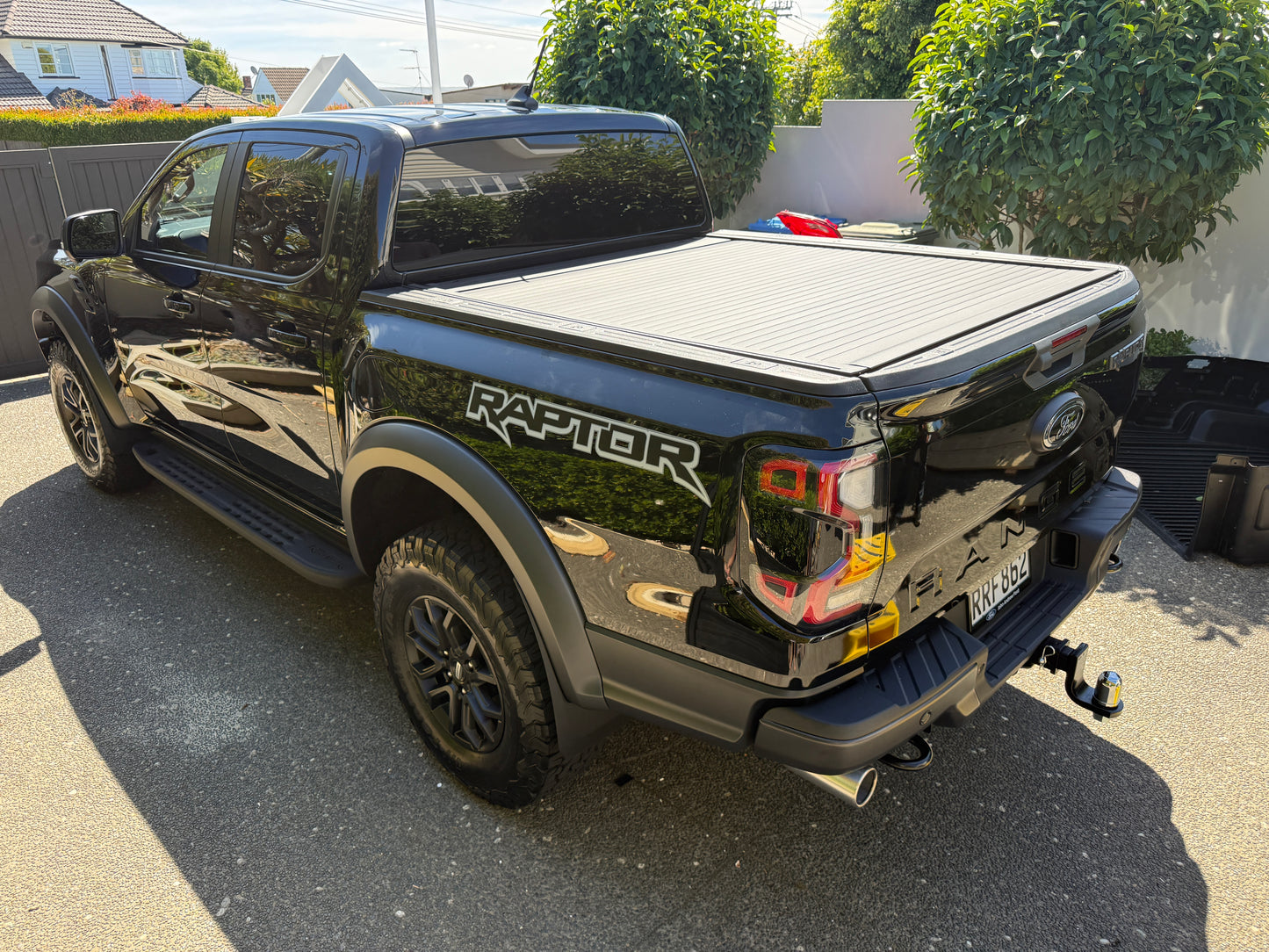 2022+ NEXT-GEN FORD RANGER & RAPTOR ELECTRIC ROLLER LID IN BLACK:  ( FREE FITTING OR SHIPPING ) (Copy)
