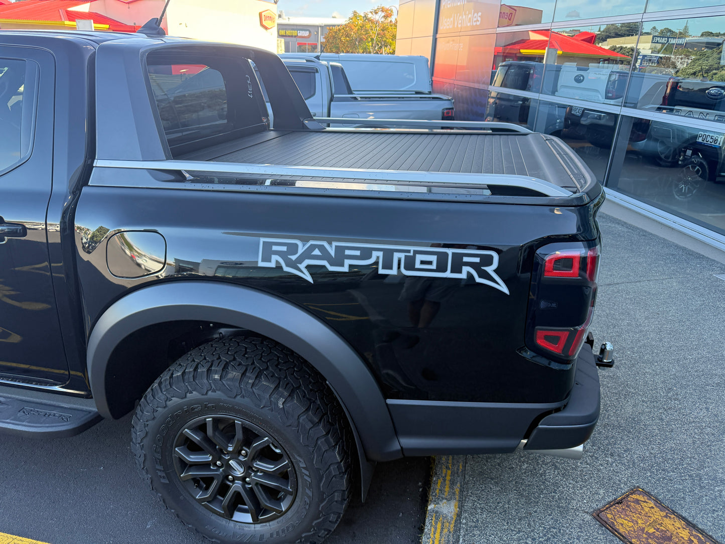 2022+ ( BLACK )  NEXT-GEN FORD RANGER & RAPTOR ELECTRIC ROLLER LID SPORTS BAR. ( FREE FITTING OR SHIPPING )