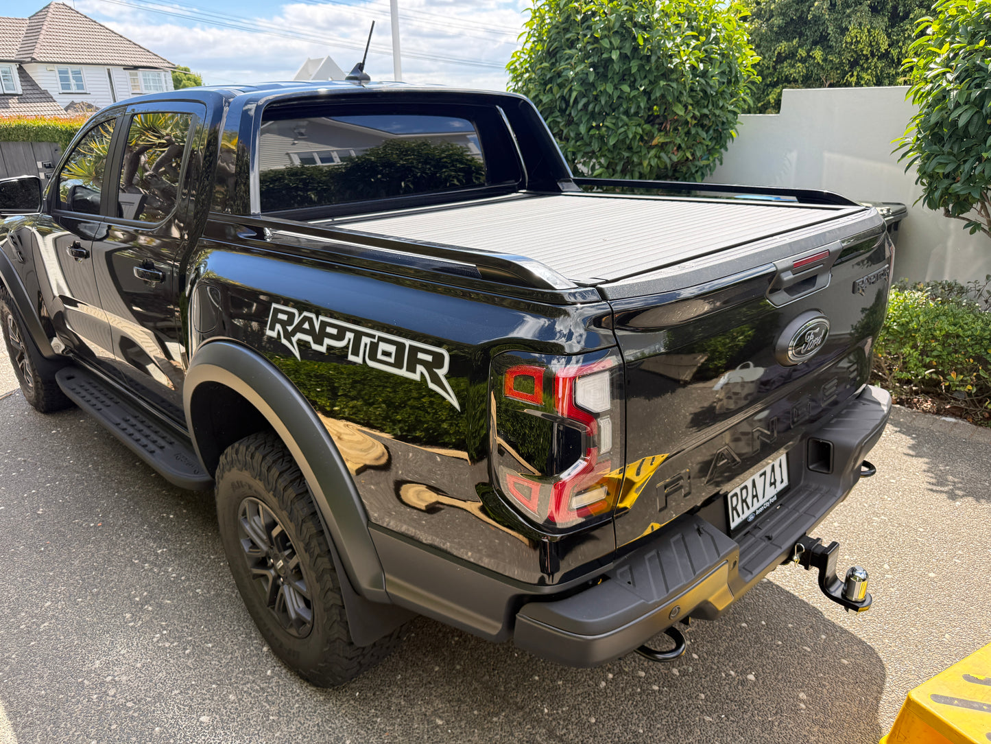 2022+ ( BLACK ROLLER LID & SAILPLANE  )  NEXT-GEN FORD RANGER & RAPTOR ELECTRIC ROLLER LID SPORTS BAR. ( FREE FITTING OR SHIPPING )