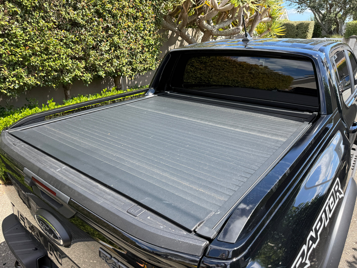 2022+ ( BLACK ROLLER LID & SAILPLANE  )  NEXT-GEN FORD RANGER & RAPTOR ELECTRIC ROLLER LID SPORTS BAR. ( FREE FITTING OR SHIPPING )