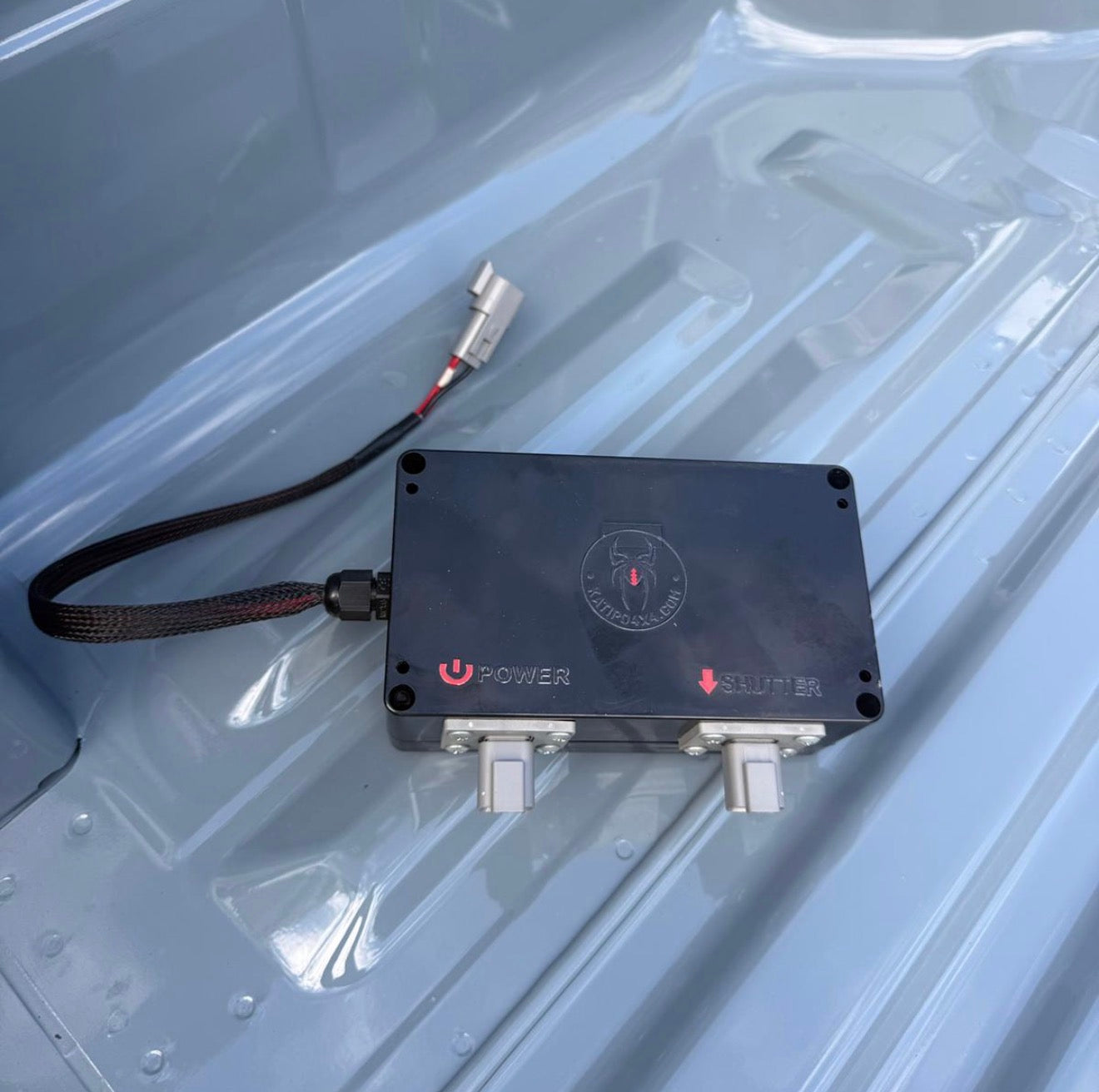 Electric Wildtrak Roller Lid Wire loom & Wireless KEY FOB controller ( Fit you own lid ) ©
