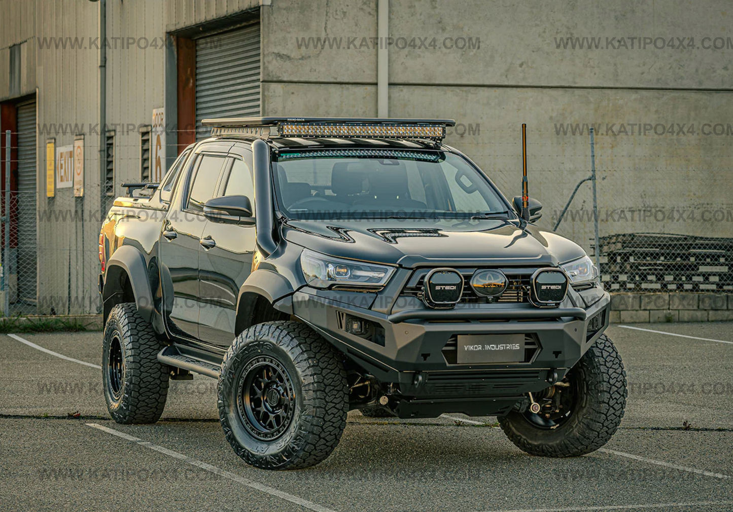 VIKOR  - Toyota Hilux Rogue Bull Bar (2023-25) | Diablo (Pre-Runner)