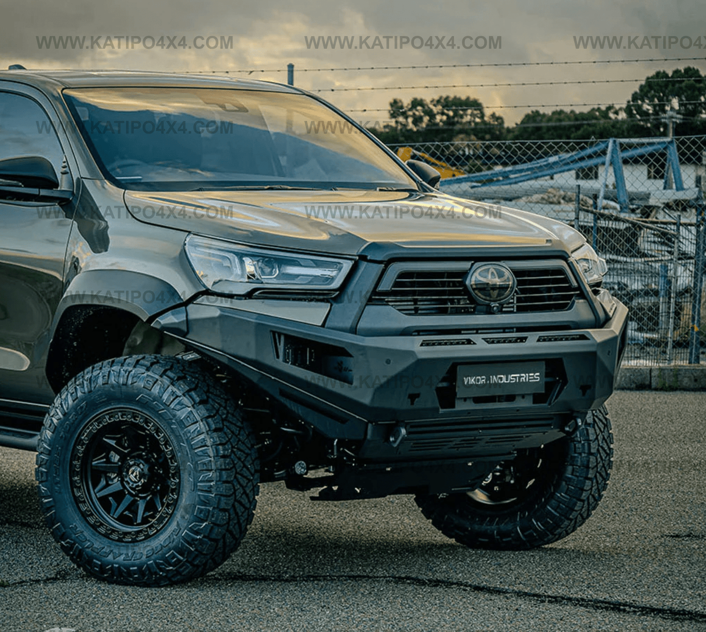 VIKOR  - Toyota Hilux Rogue Bull Bar (2023-25) | Diablo (No Loop)