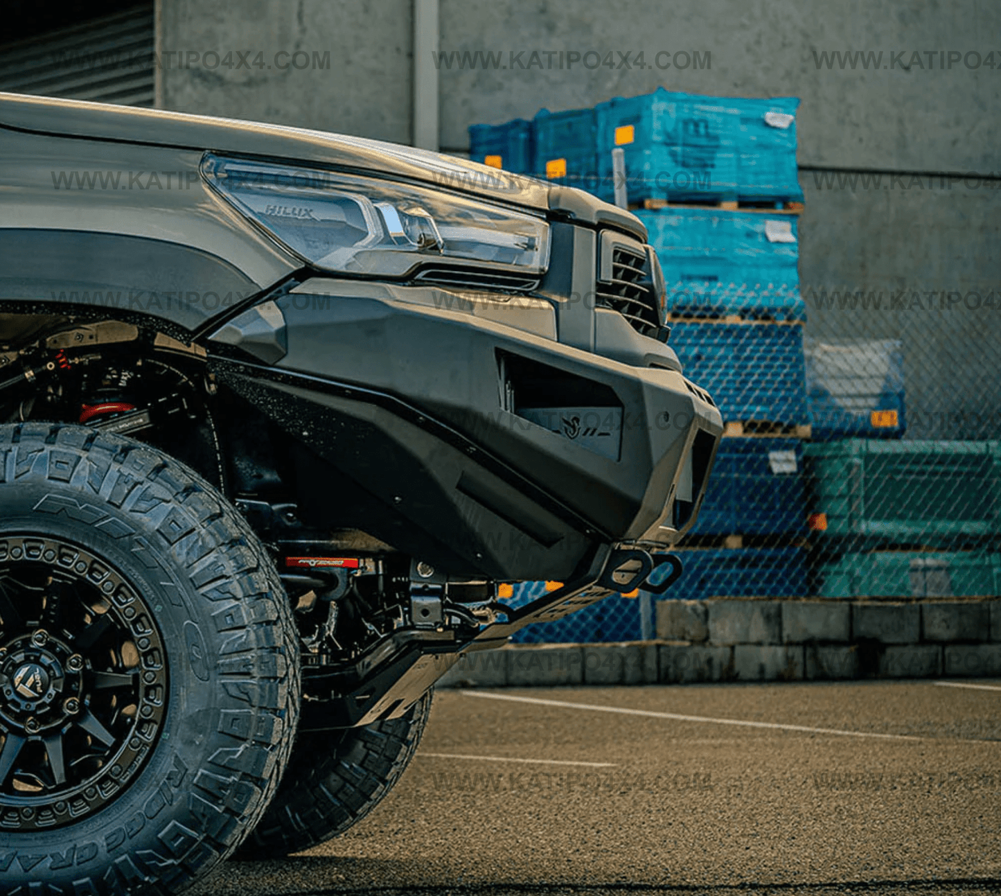 VIKOR  - Toyota Hilux Rogue Bull Bar (2023-25) | Diablo (No Loop)